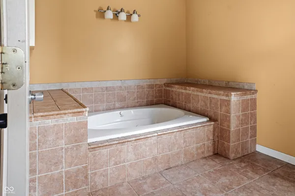 $209,900 | 4633 Shelbyville Road, Indianapolis, IN 46237