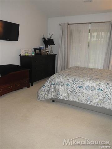 1880 Flagstone Circle Rochester, MI 48307 - Photo 11 of 19 11.jpg
