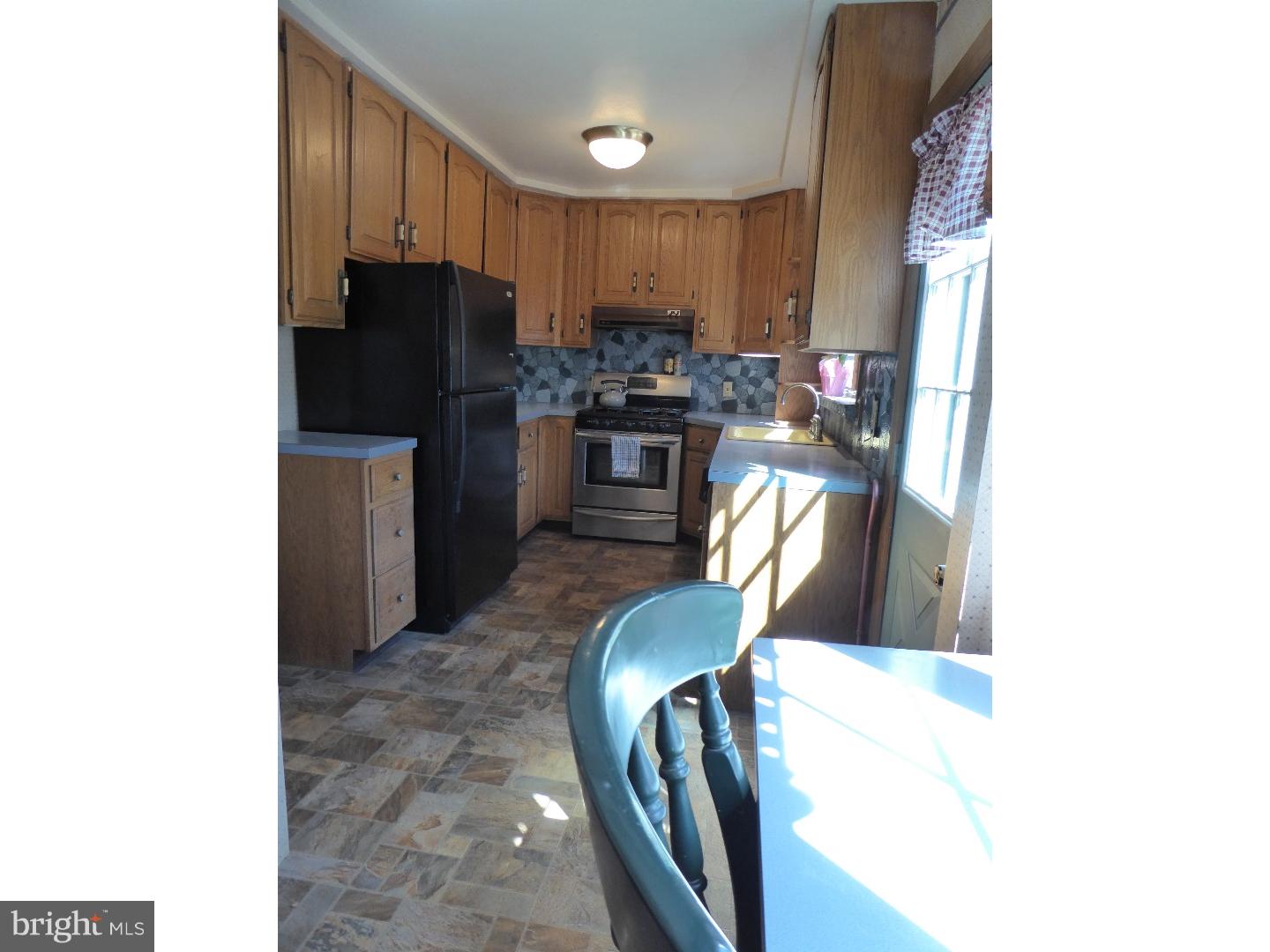 81 Edinburg Road Hamilton, NJ 08619 - Photo 12 of 25 Kitchen