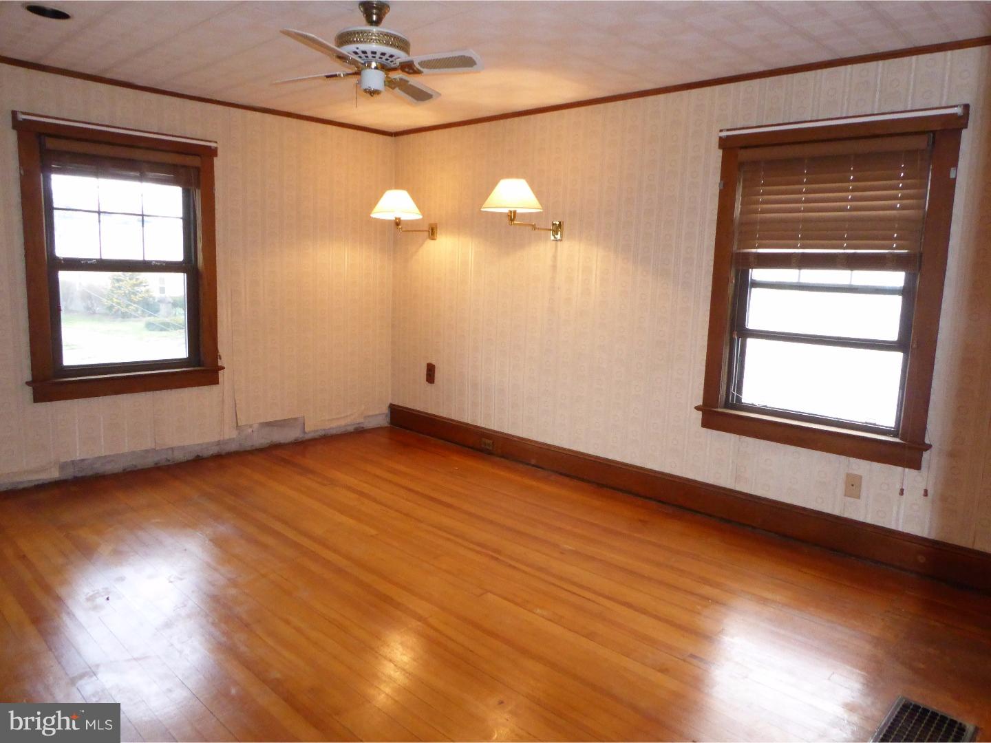 81 Edinburg Road Hamilton, NJ 08619 - Photo 16 of 25 Bedroom - Main