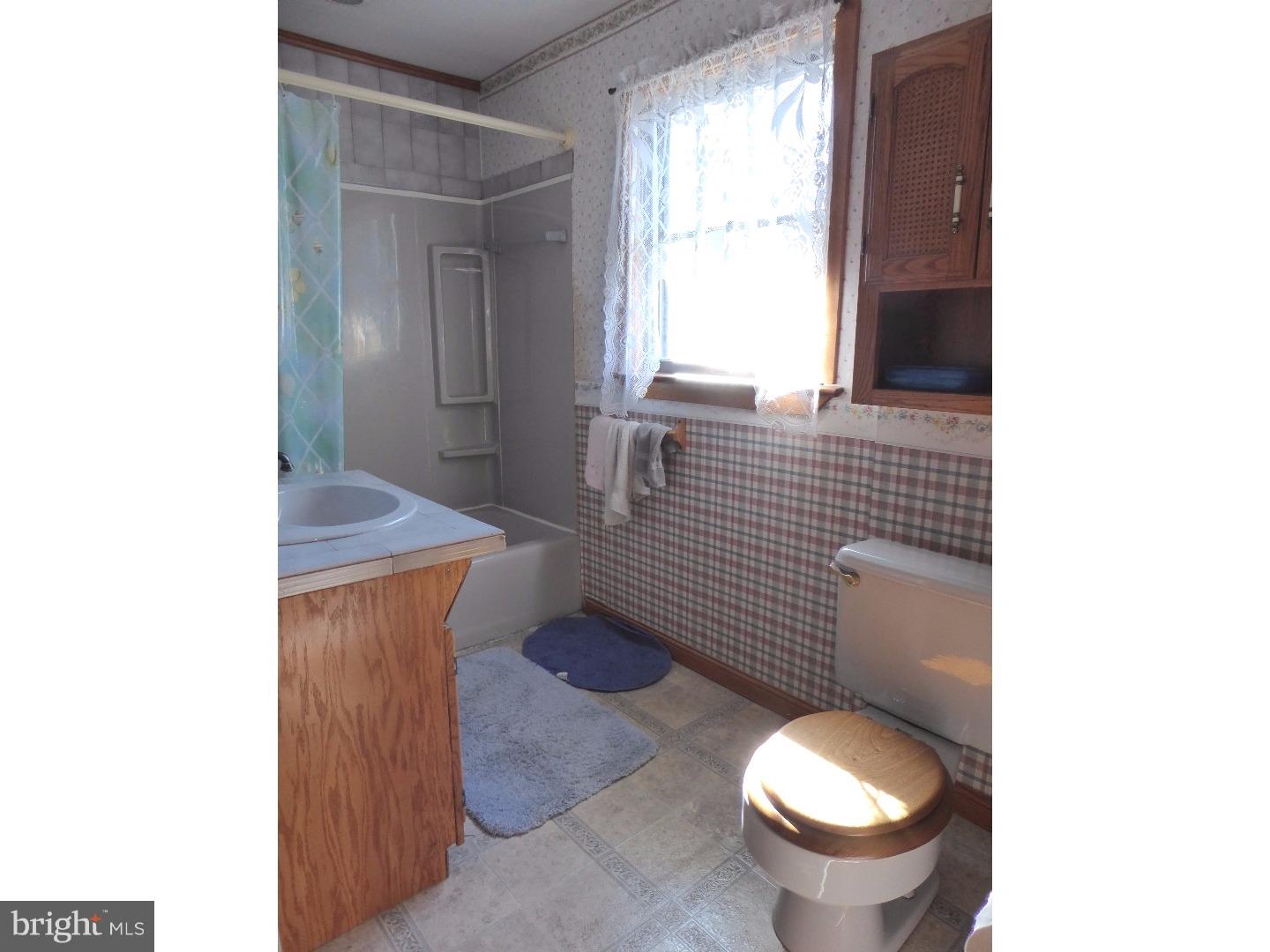 81 Edinburg Road Hamilton, NJ 08619 - Photo 19 of 25 Bathroom