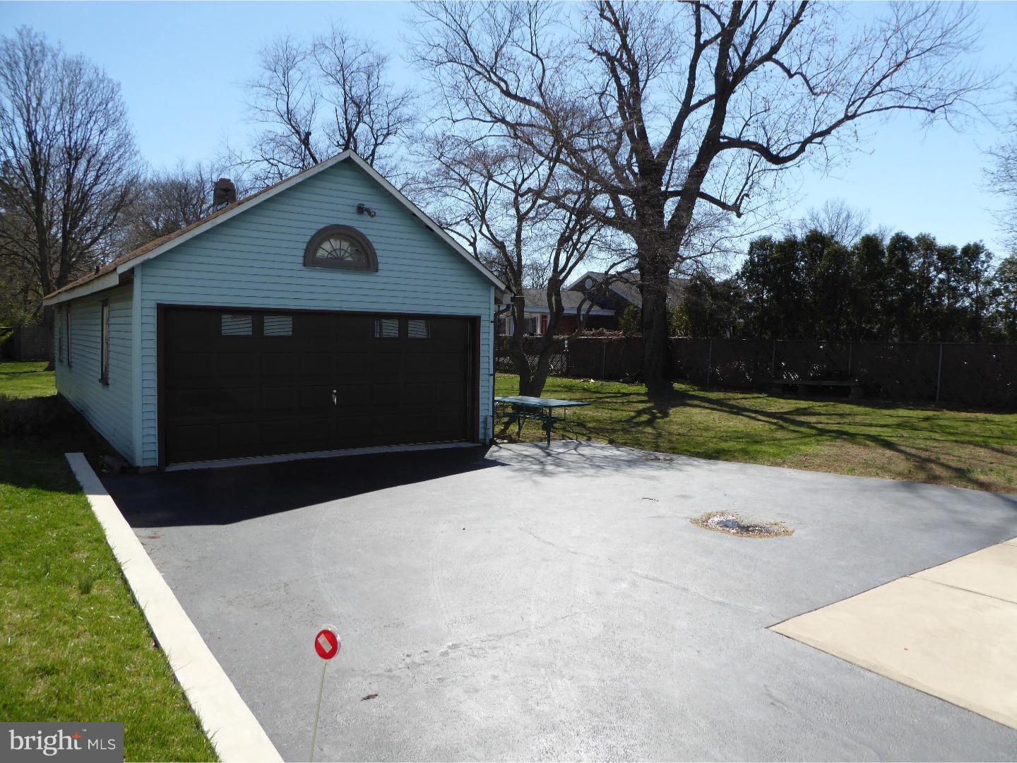 81 Edinburg Road Hamilton, NJ 08619 - Photo 3 of 25 Driveway