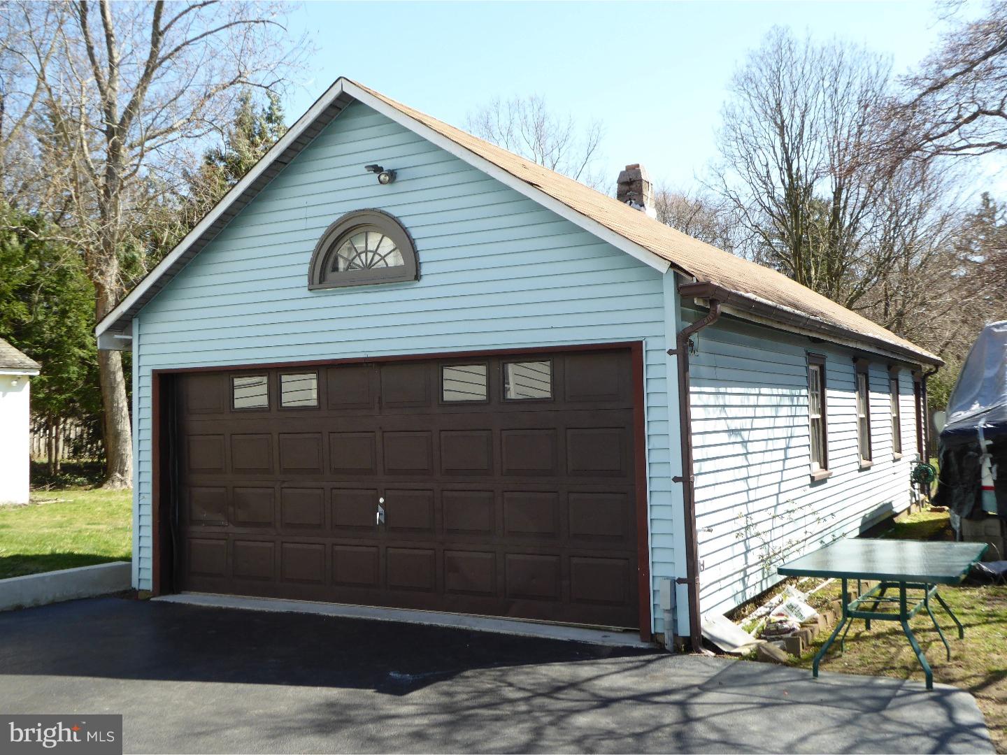 81 Edinburg Road Hamilton, NJ 08619 - Photo 4 of 25 Garage