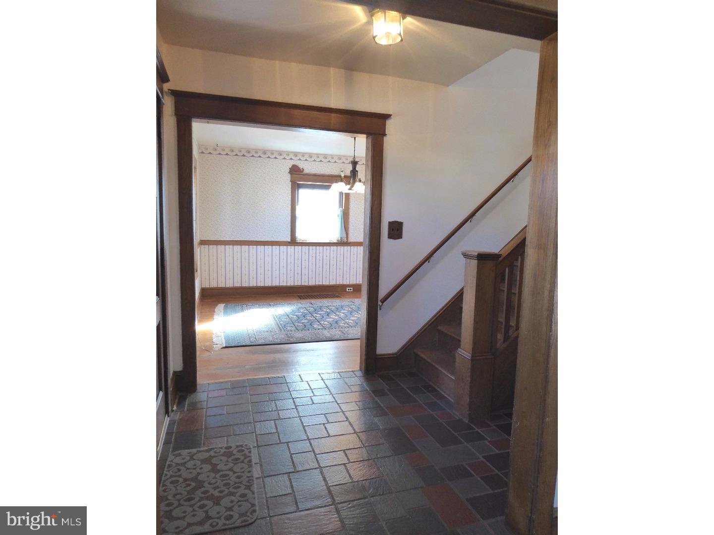 81 Edinburg Road Hamilton, NJ 08619 - Photo 5 of 25 Foyer