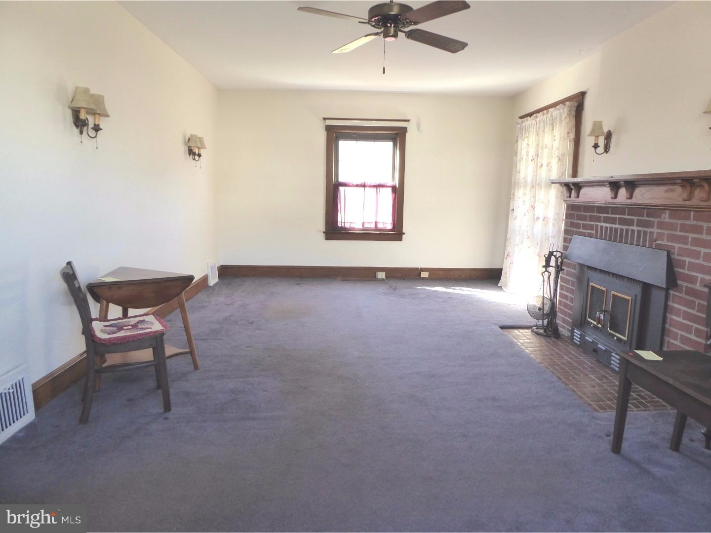 81 Edinburg Road Hamilton, NJ 08619 - Photo 7 of 25 Living Room