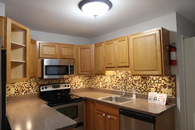 $2,300 | 4259 Packard Street, Ann Arbor, MI 48108