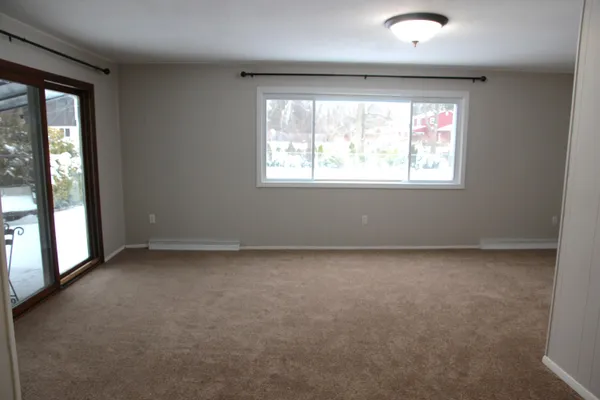 $2,100 | 4259 Packard Street, Ann Arbor, MI 48108