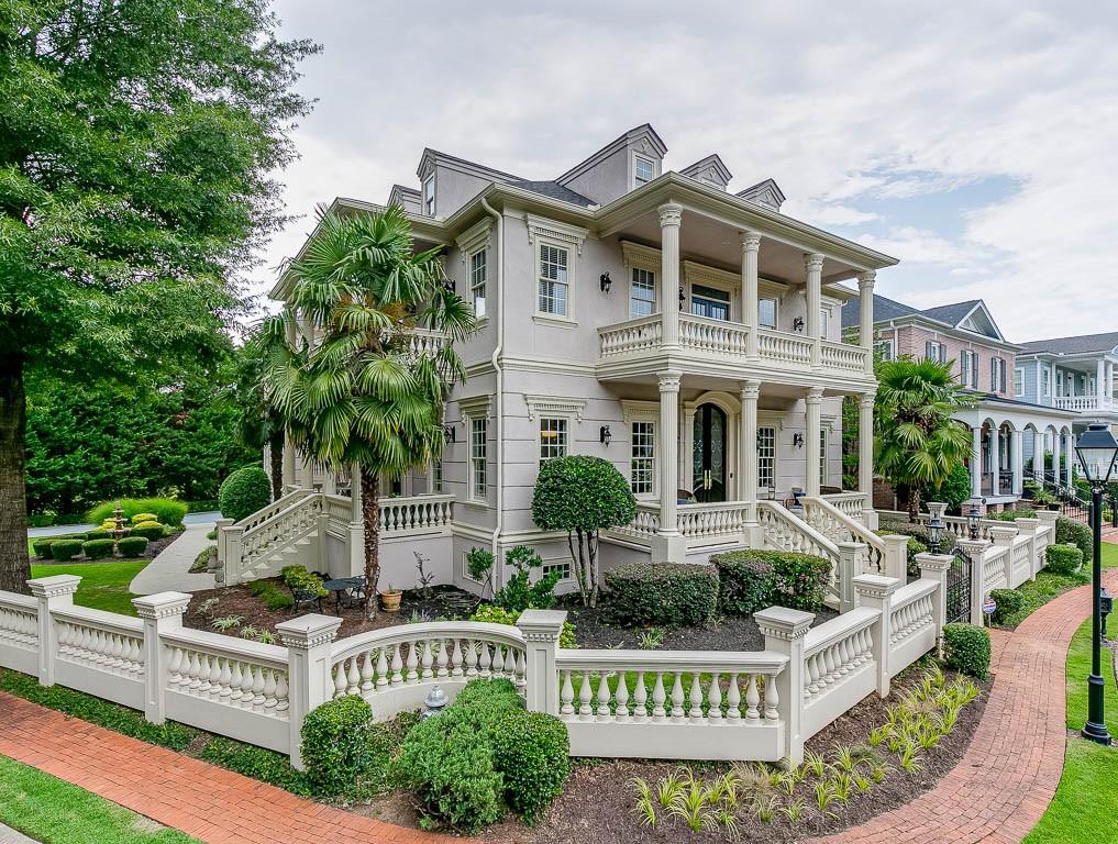 Living is easy in this impressive spacious residence with park views. One of the largest homes in Sweet Bottom Plantation.