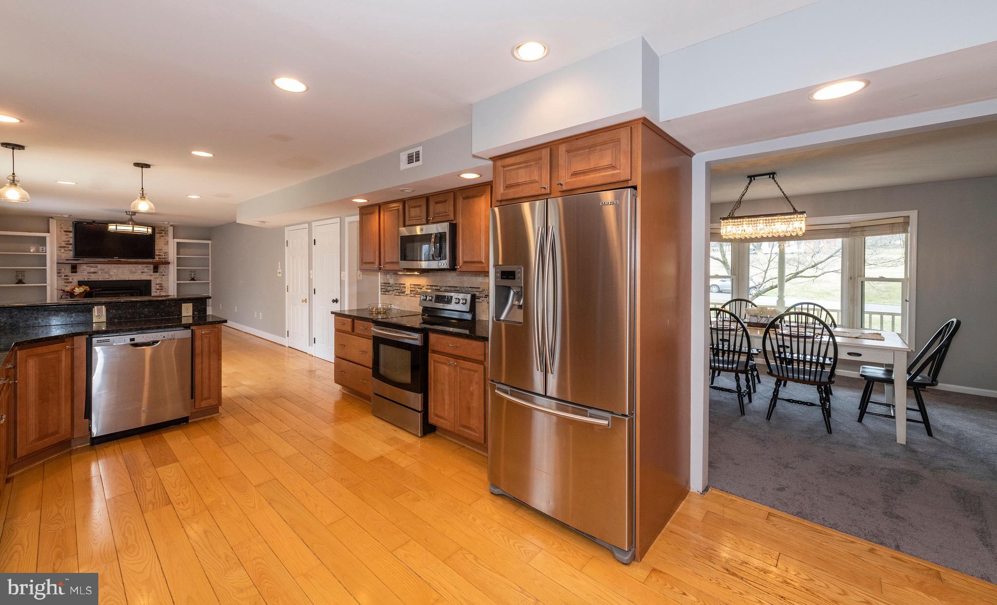 4125 Spring View Drive Jefferson, MD 21755 - Photo 11 of 58 Kitchen/Dining View