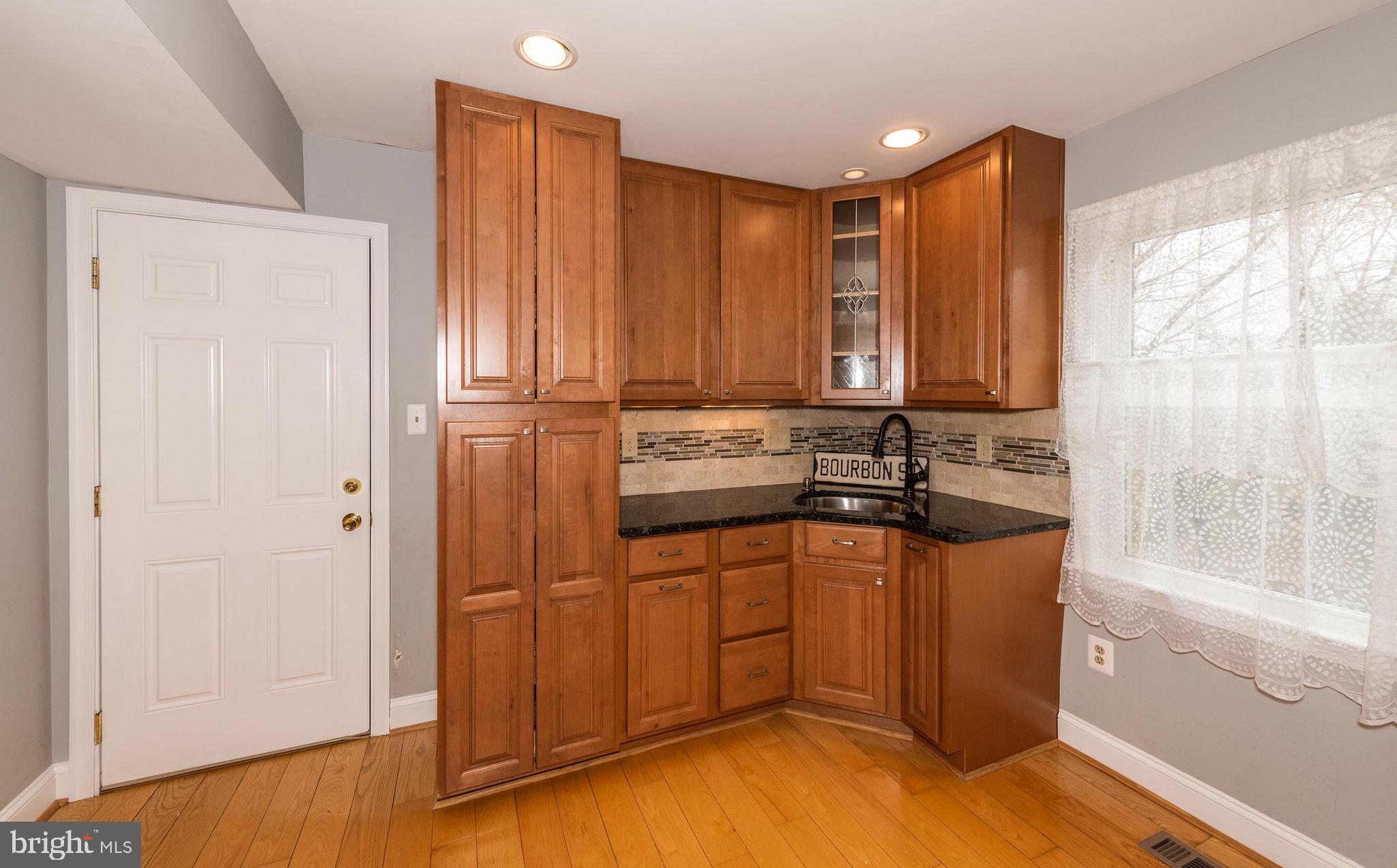 4125 Spring View Drive Jefferson, MD 21755 - Photo 12 of 58 Wet Bar/Prep Bar