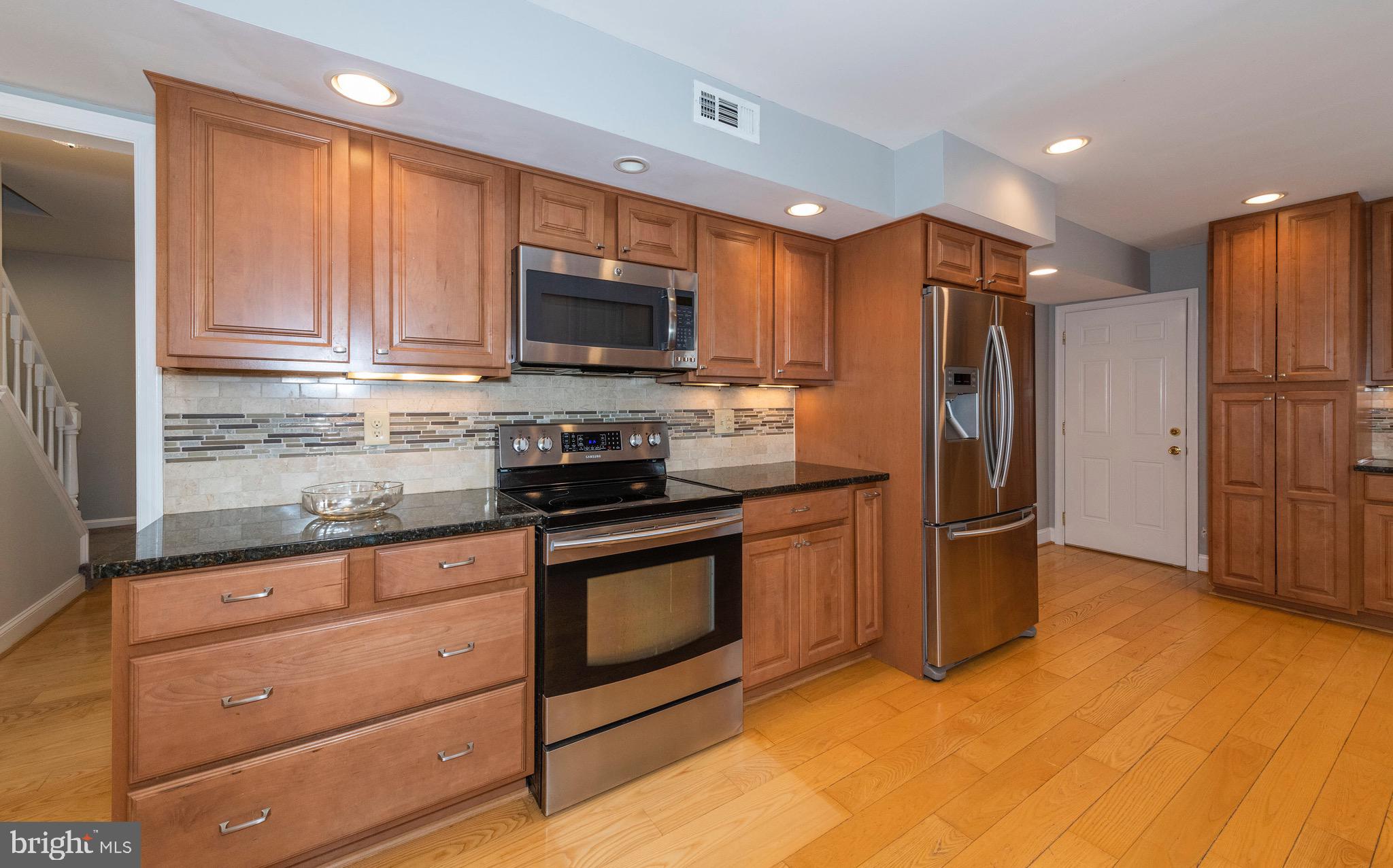 4125 Spring View Drive Jefferson, MD 21755 - Photo 10 of 58 Kitchen / Stainless