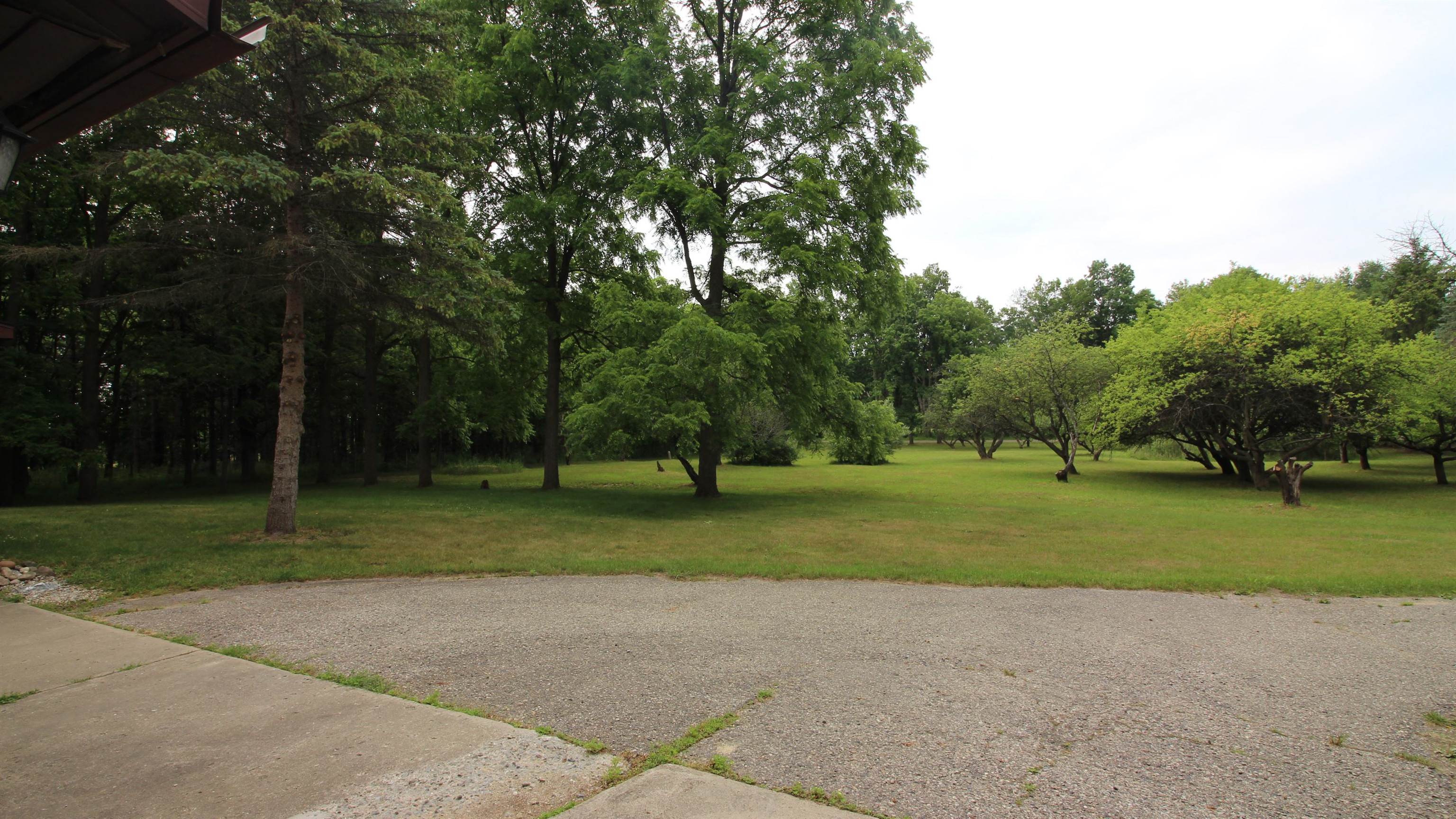 10190 Jeddo Road Avoca, MI 48006 - Photo 15 of 68 views of yard