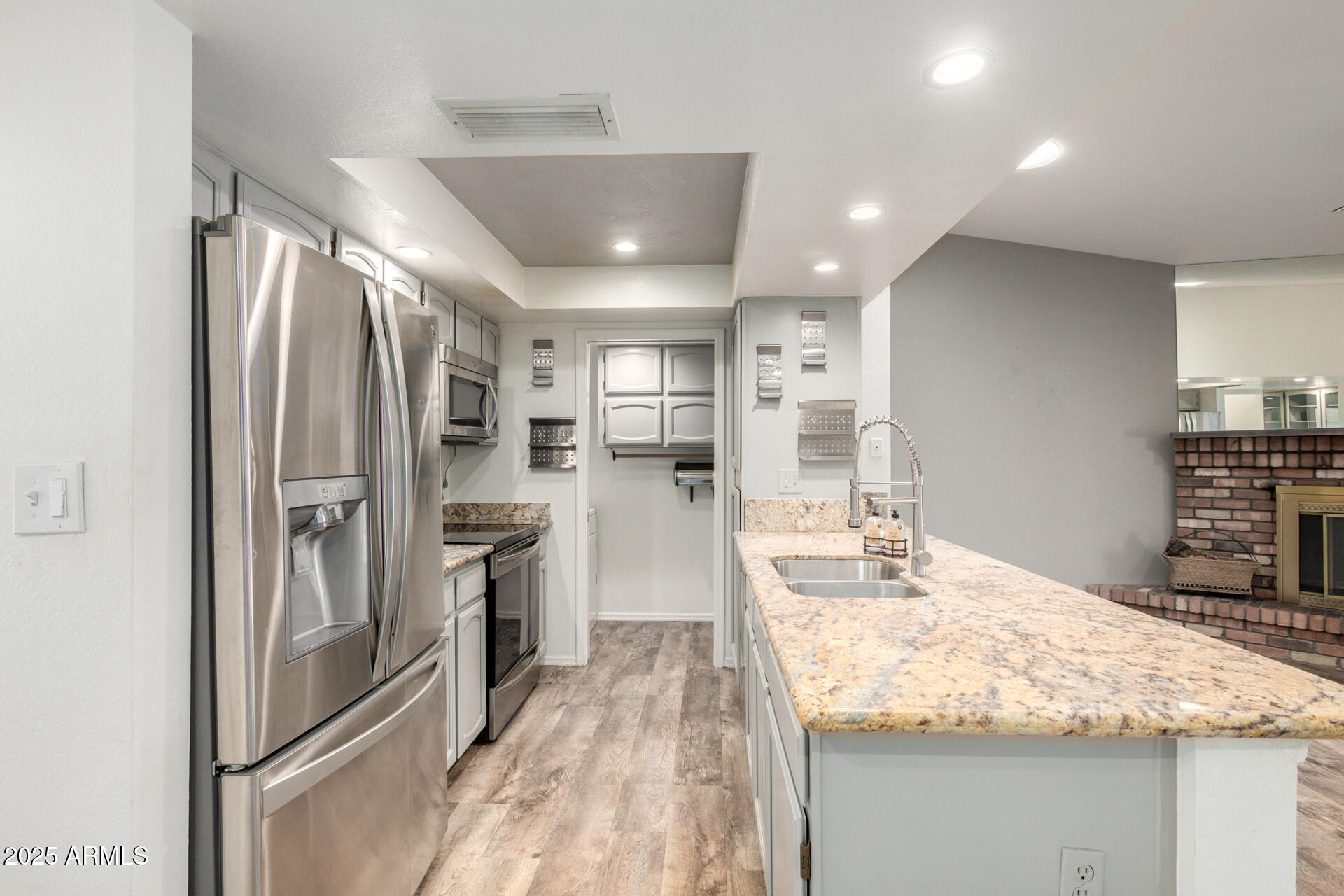 2059 East Brown Road, Unit 35 Mesa, AZ 85213 - Photo 11 of 37 Kitchen