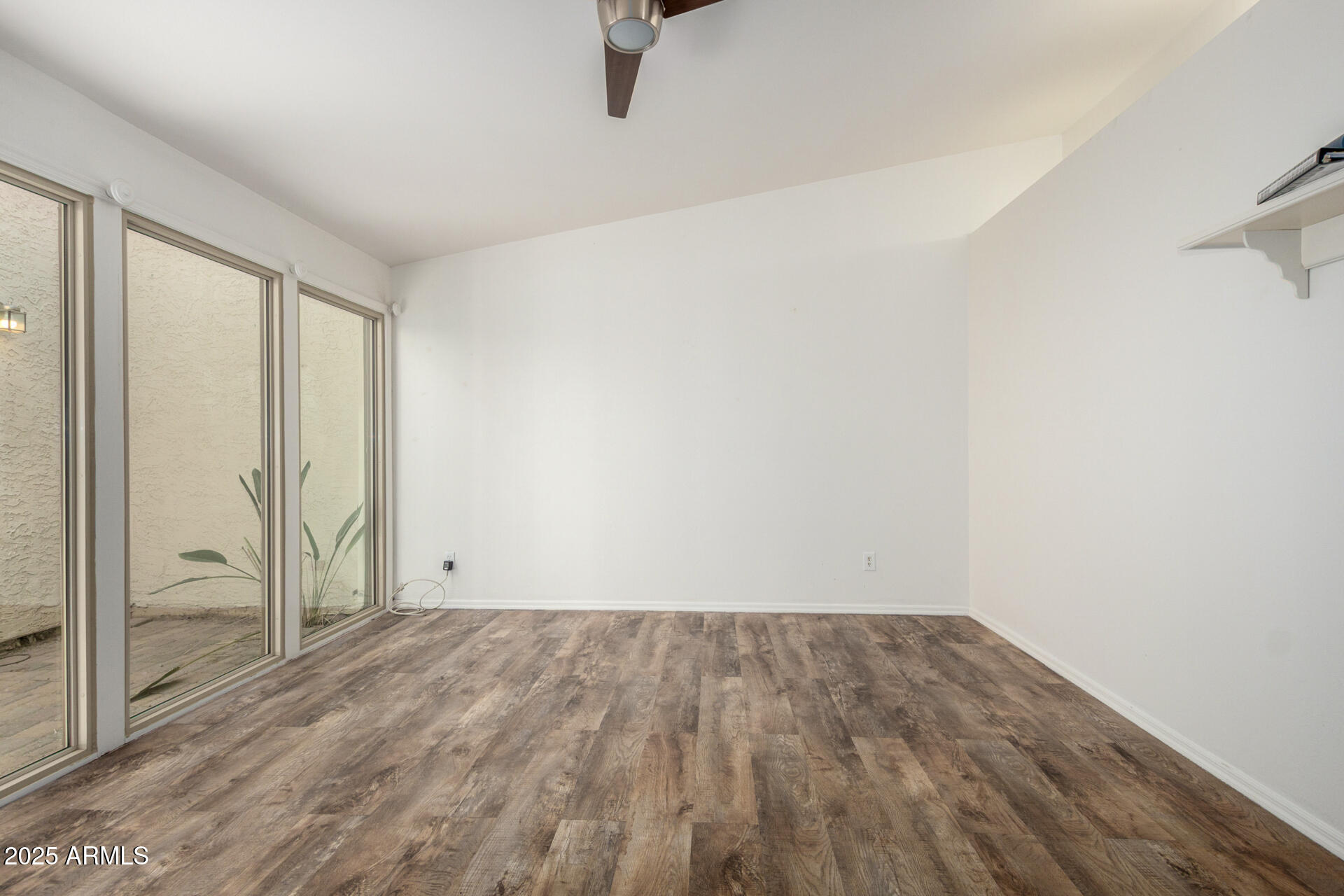 2059 East Brown Road, Unit 35 Mesa, AZ 85213 - Photo 9 of 37 Front Room