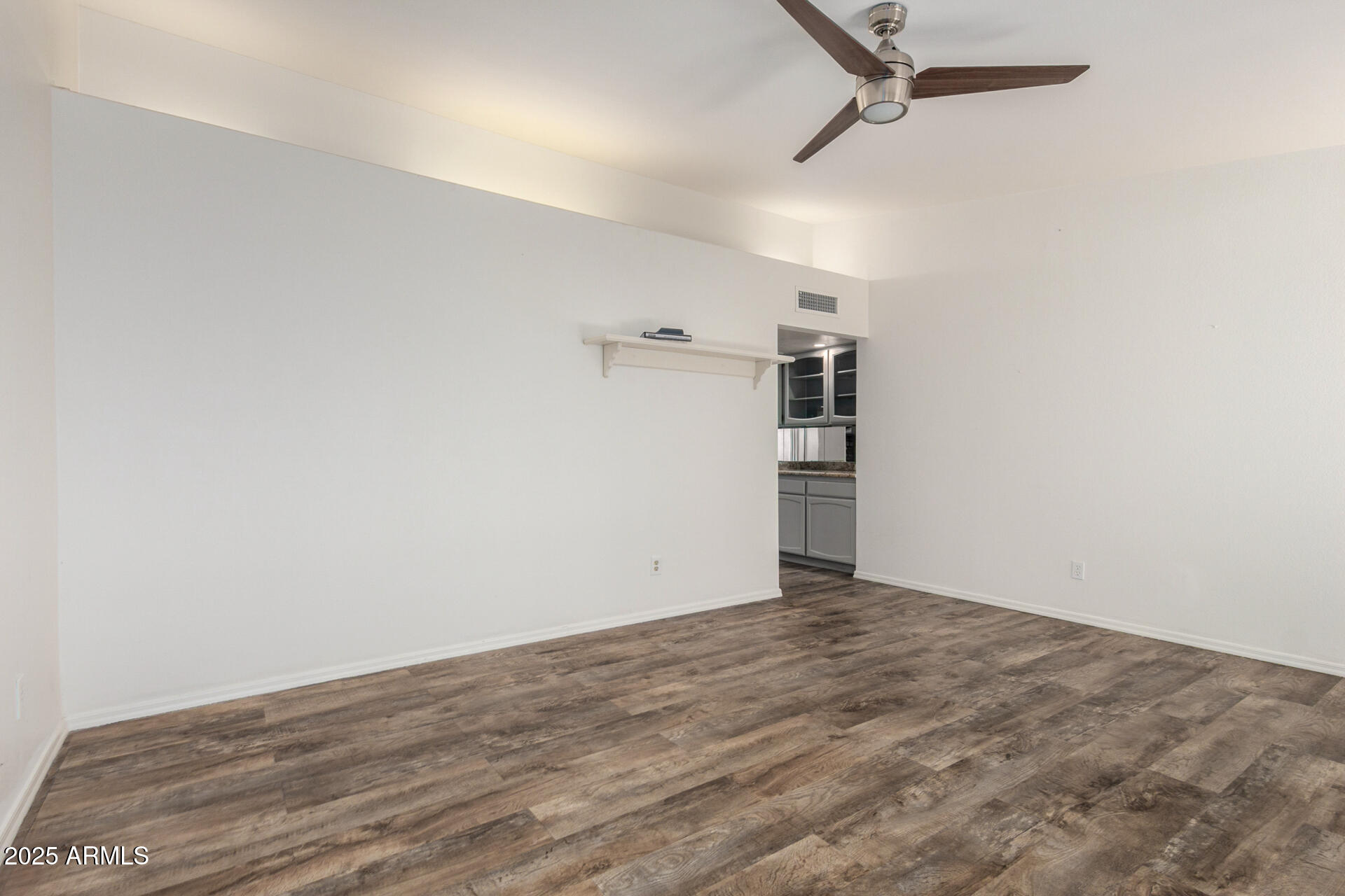 2059 East Brown Road, Unit 35 Mesa, AZ 85213 - Photo 10 of 37 Front Room