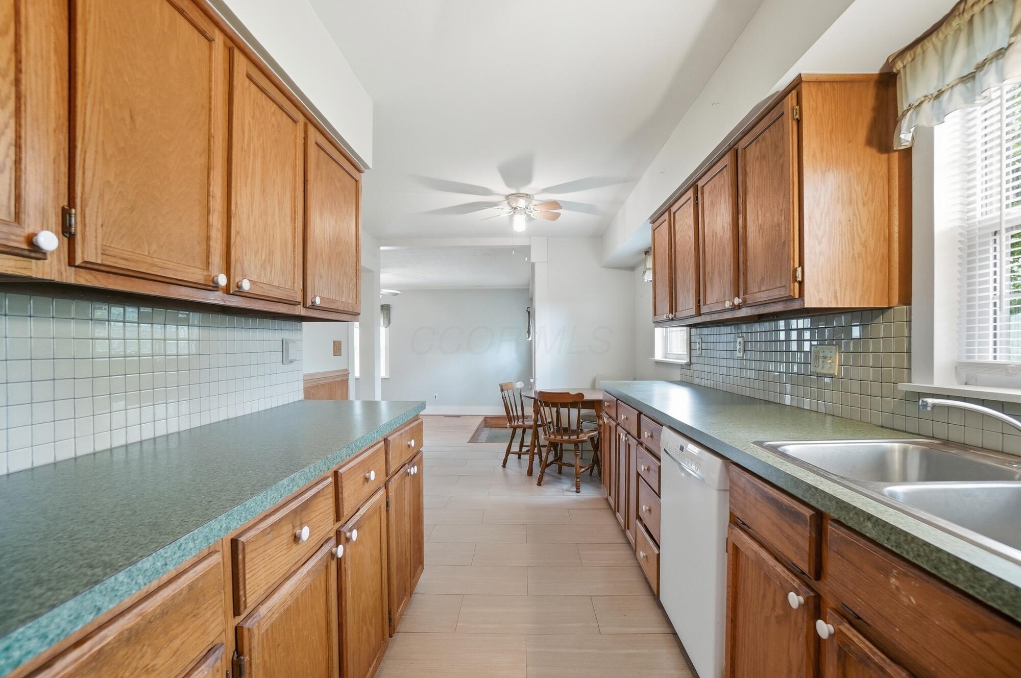2318 Rodger Road Columbus, OH 43207 - Photo 10 of 41 054