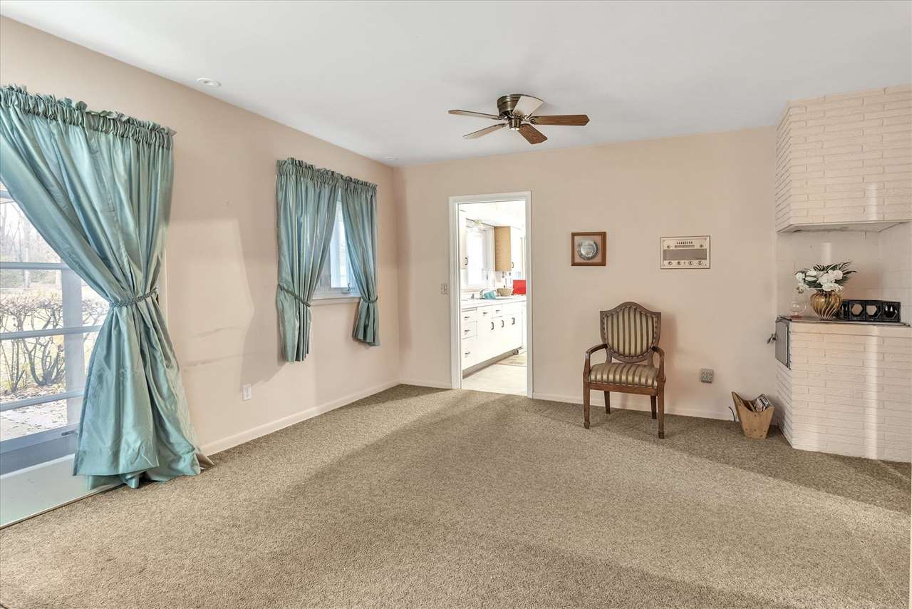 3245 Shannon Road Burton, MI 48529 - Photo 23 of 43 50061036-22.JPG