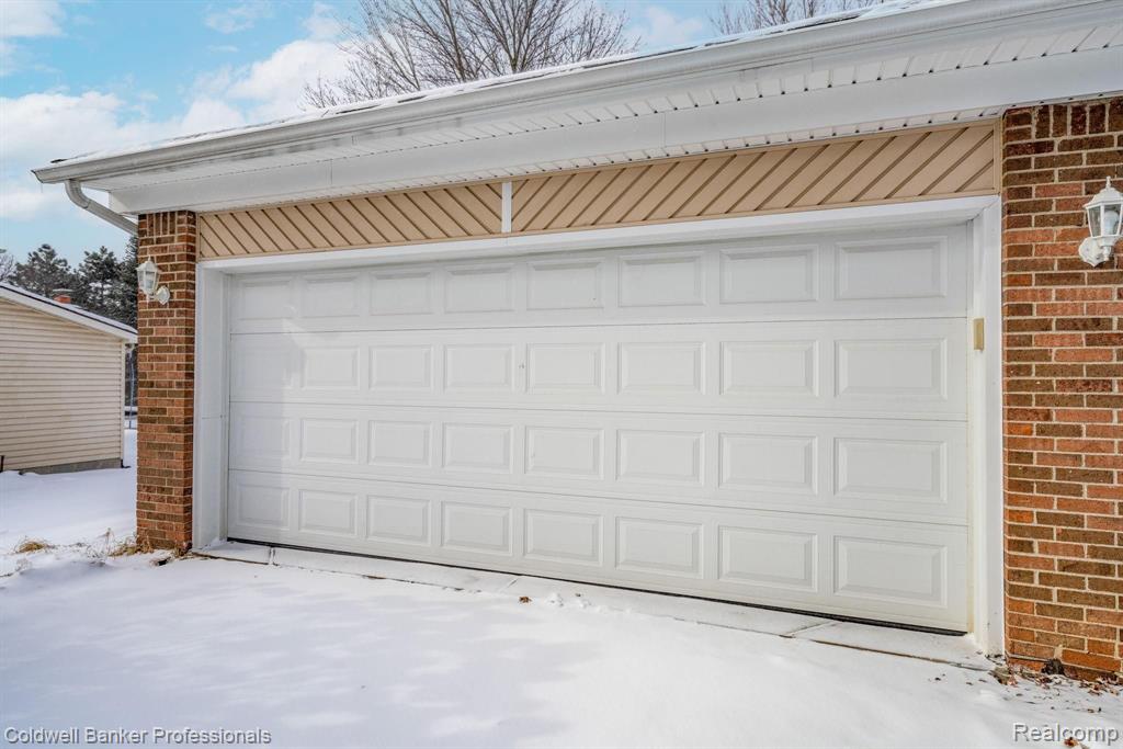 916 Dickson Lane Rochester Hills, MI 48307 - Photo 2 of 30