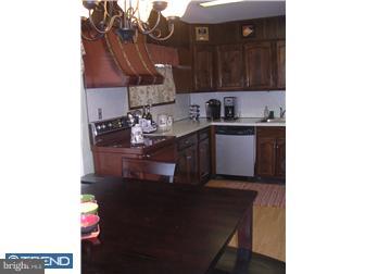 45 Towpath Road Levittown, PA 19056 - Photo 6 of 10 Kitchen