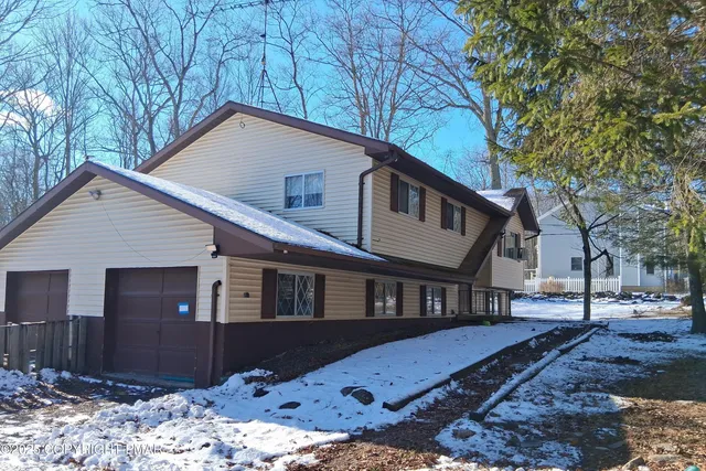 $288,000 | 218 Mohican Road, Canadensis, PA 18325