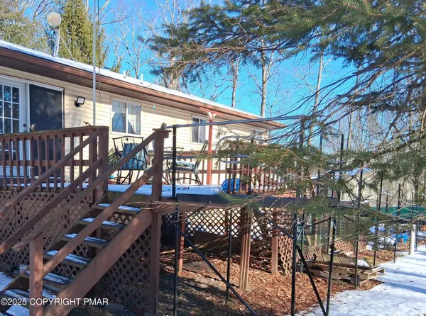 $273,600 | 218 Mohican Road, Canadensis, PA 18325