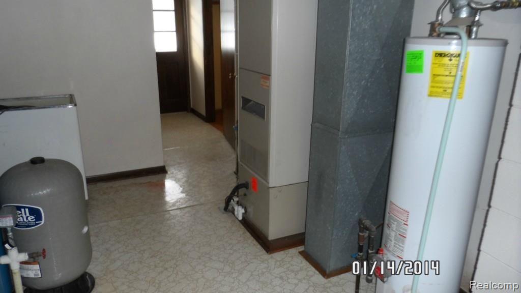 9207 Chubb Road Northville, MI 48167 - Photo 11 of 15 SAM_9788.jpg