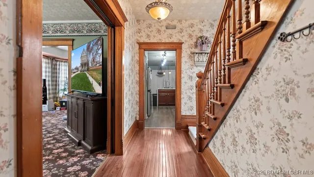 $310,000 | 207 Franklin Avenue, Eldon, MO 65026