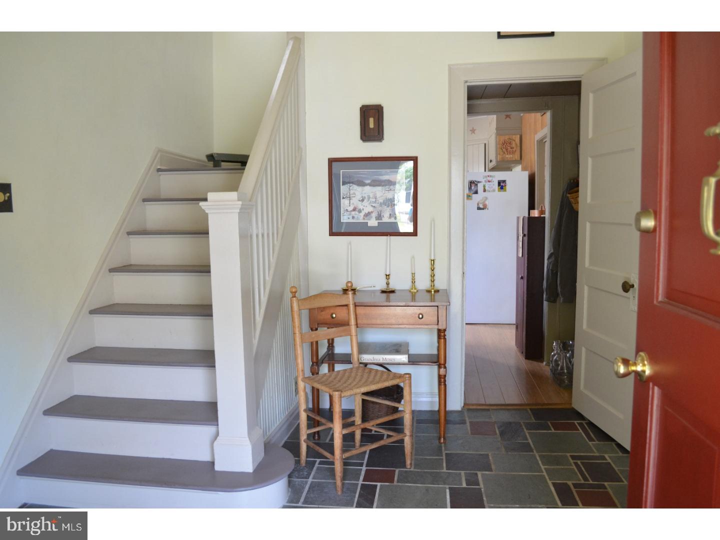 293 Jefferson Street Carneys Point, NJ 08069 - Photo 4 of 19