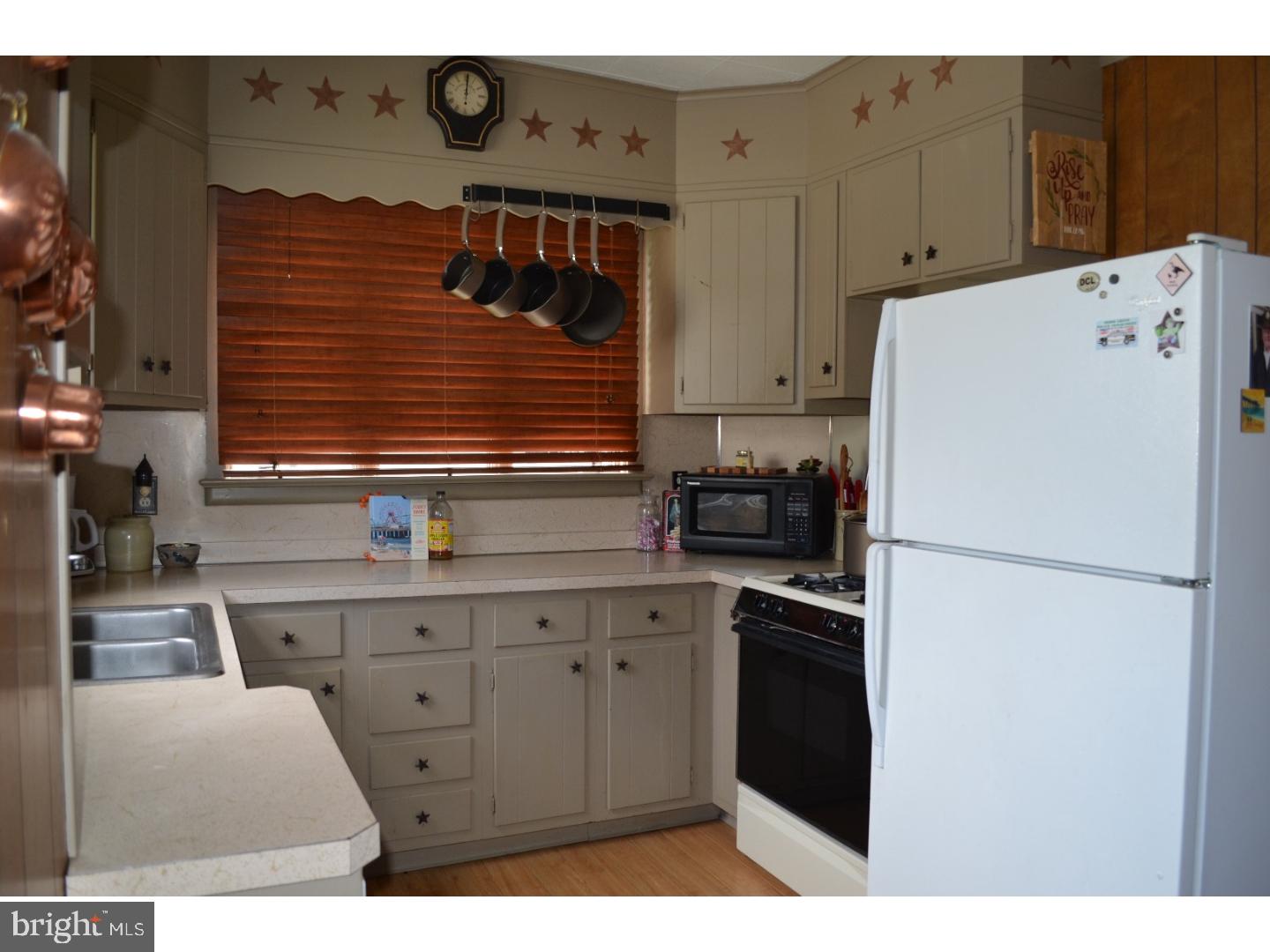 293 Jefferson Street Carneys Point, NJ 08069 - Photo 10 of 19