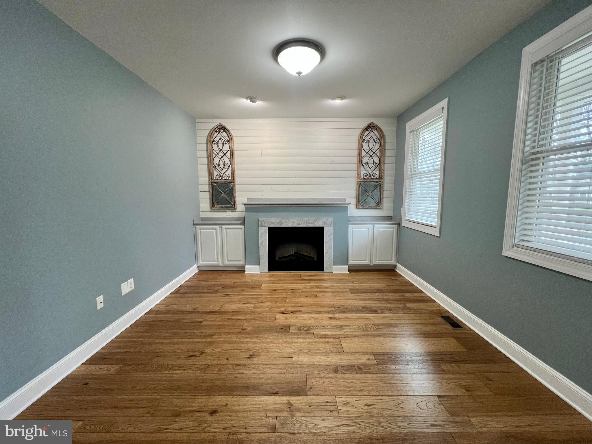 1066 Walnut Avenue North Beach, MD 20714 - Photo 21 of 69 Living Room now has boxes for moving!