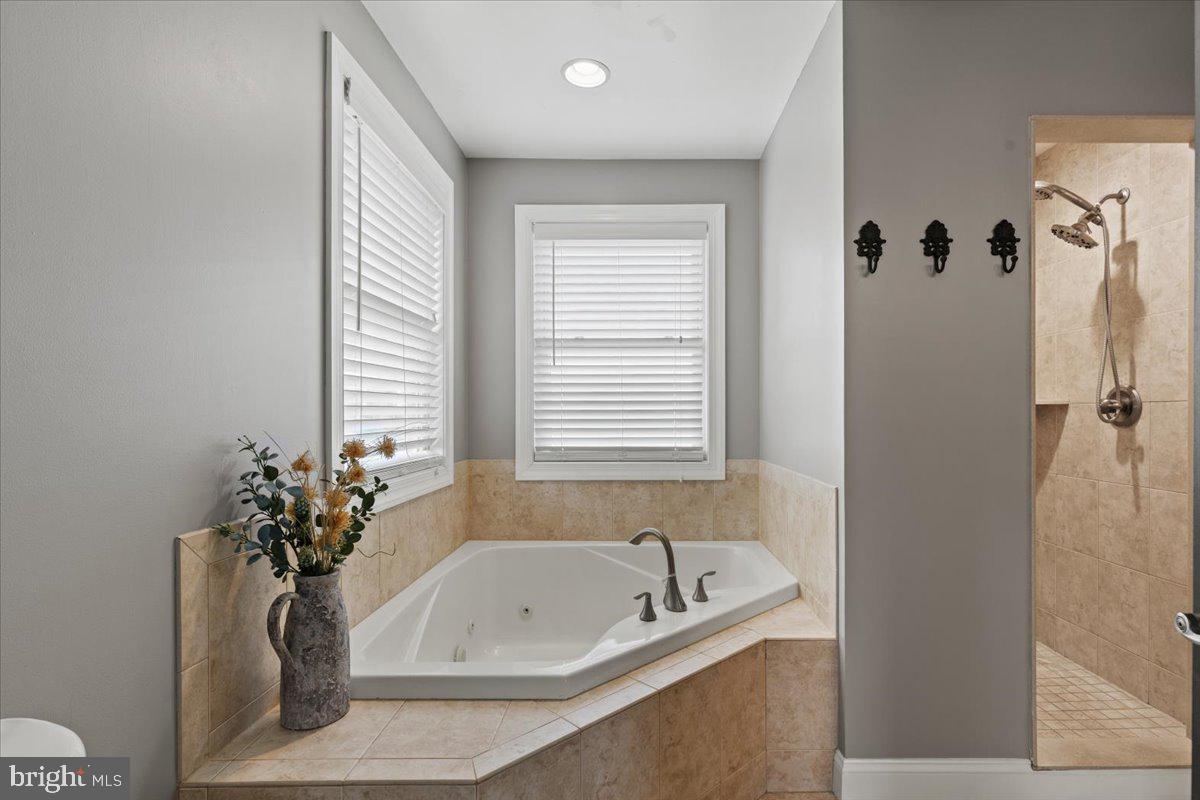 1066 Walnut Avenue North Beach, MD 20714 - Photo 31 of 69 Primary Bath