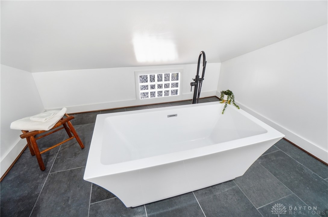 25 Englewood Road Springfield, OH 45504 - Photo 51 of 66 Are you ready for a luxurious soaking tub for some relaxation?