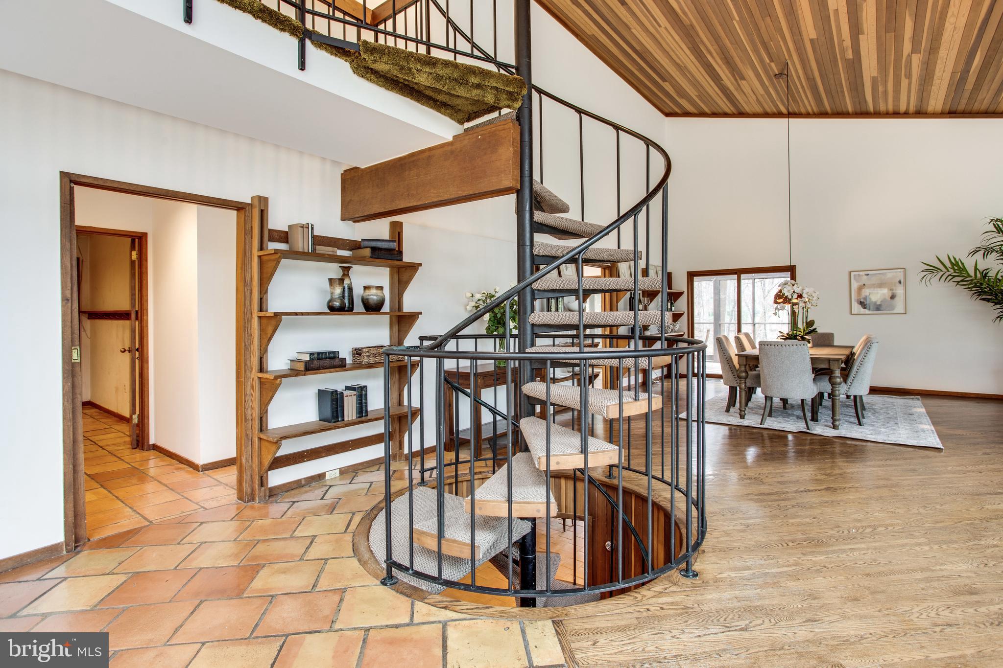 9441 Rabbit Hill Road Great Falls, VA 22066 - Photo 16 of 100