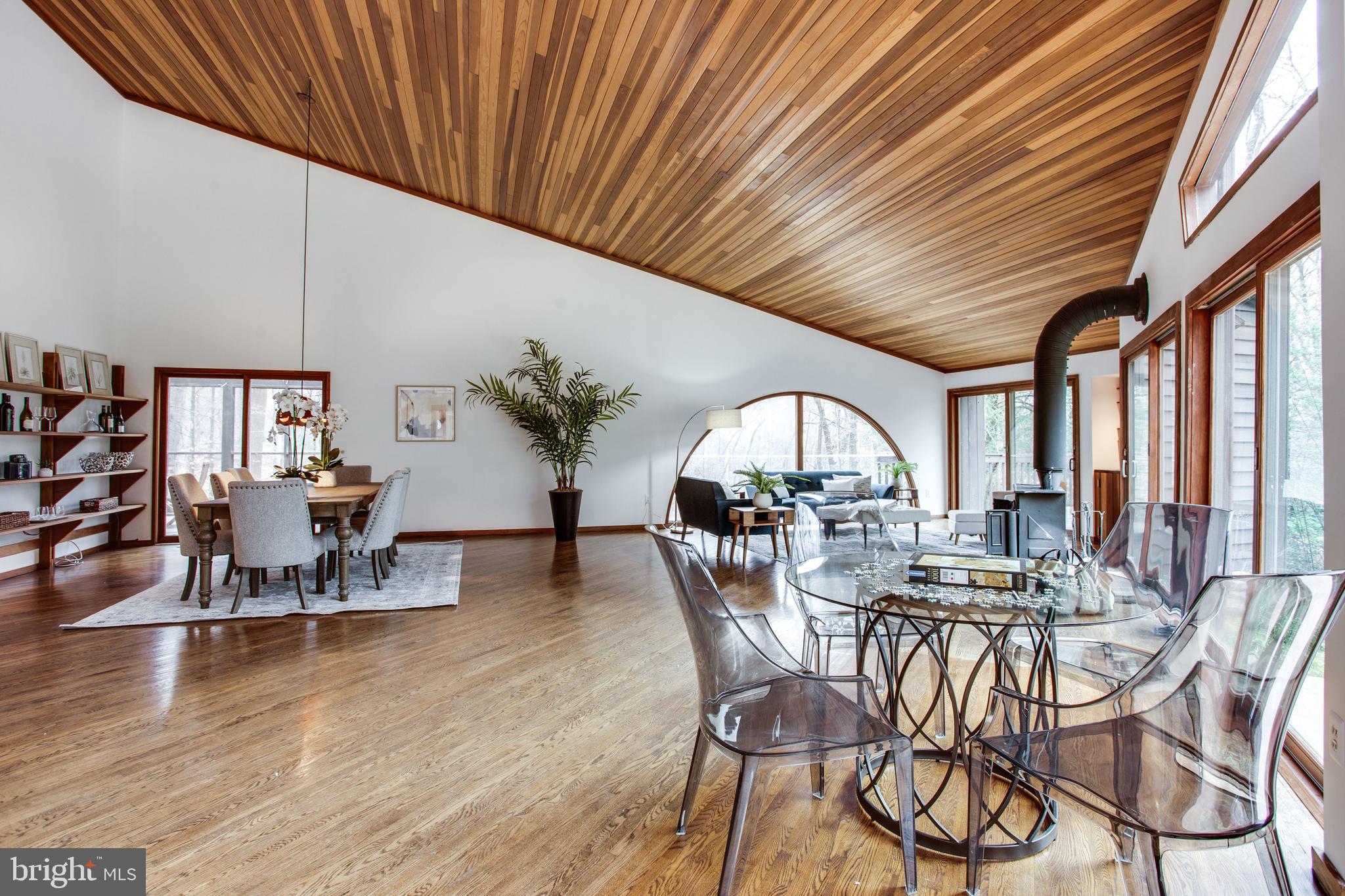 9441 Rabbit Hill Road Great Falls, VA 22066 - Photo 17 of 100