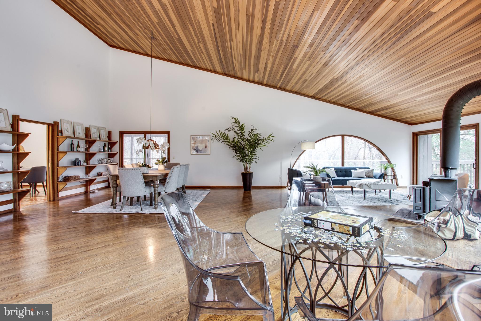 9441 Rabbit Hill Road Great Falls, VA 22066 - Photo 18 of 100