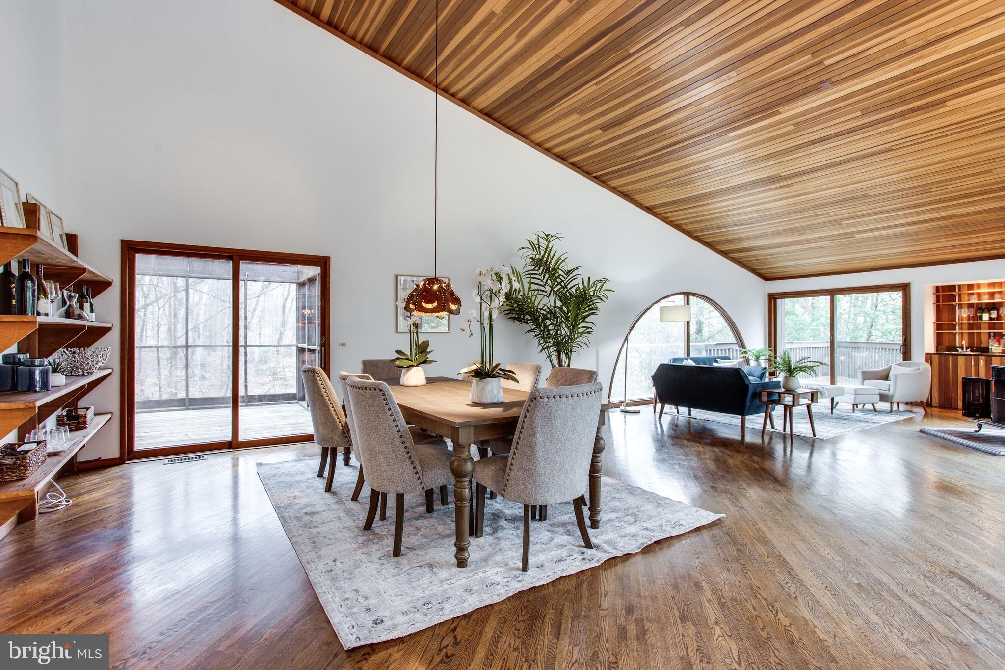 9441 Rabbit Hill Road Great Falls, VA 22066 - Photo 20 of 100