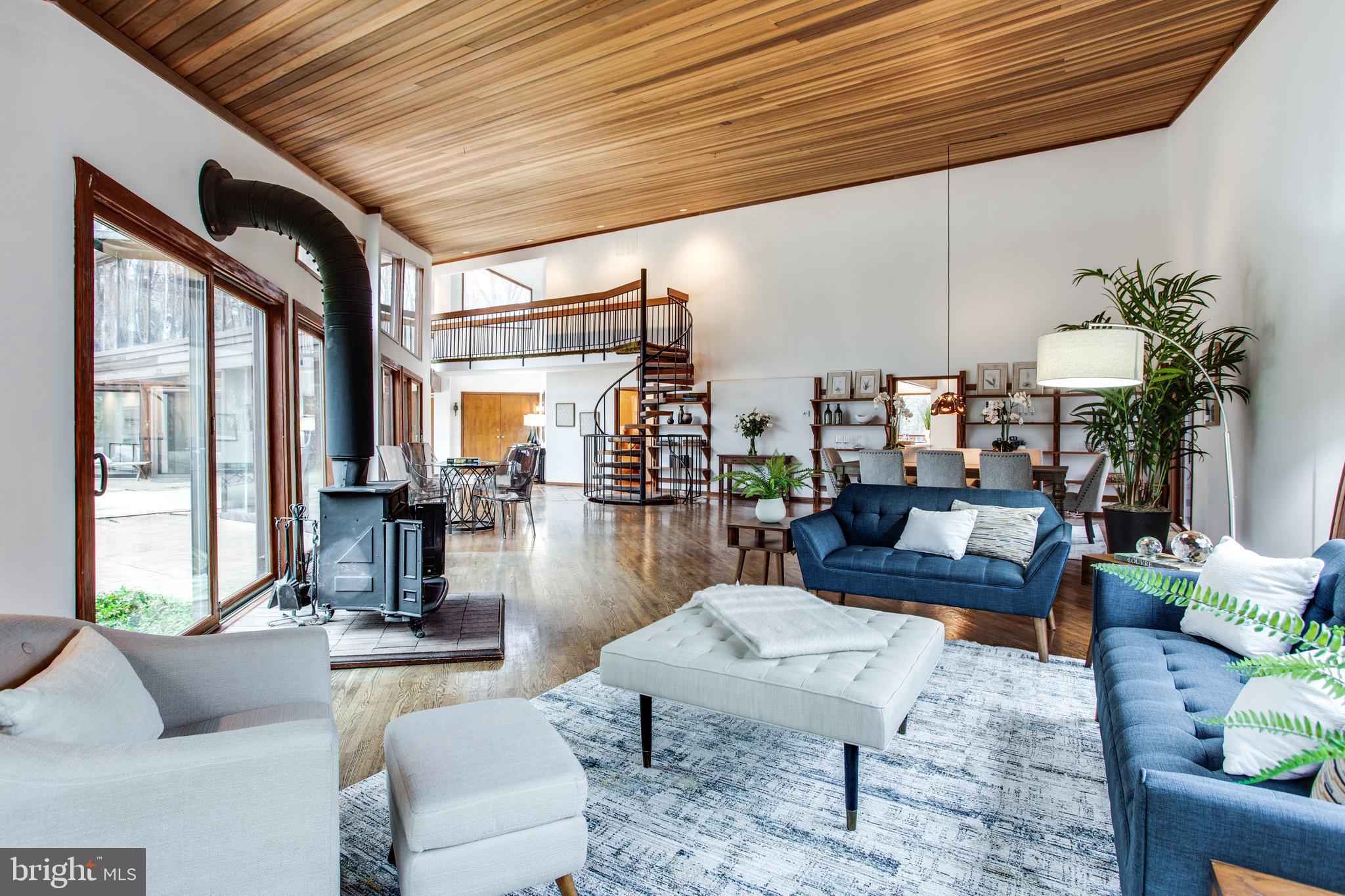 9441 Rabbit Hill Road Great Falls, VA 22066 - Photo 30 of 100