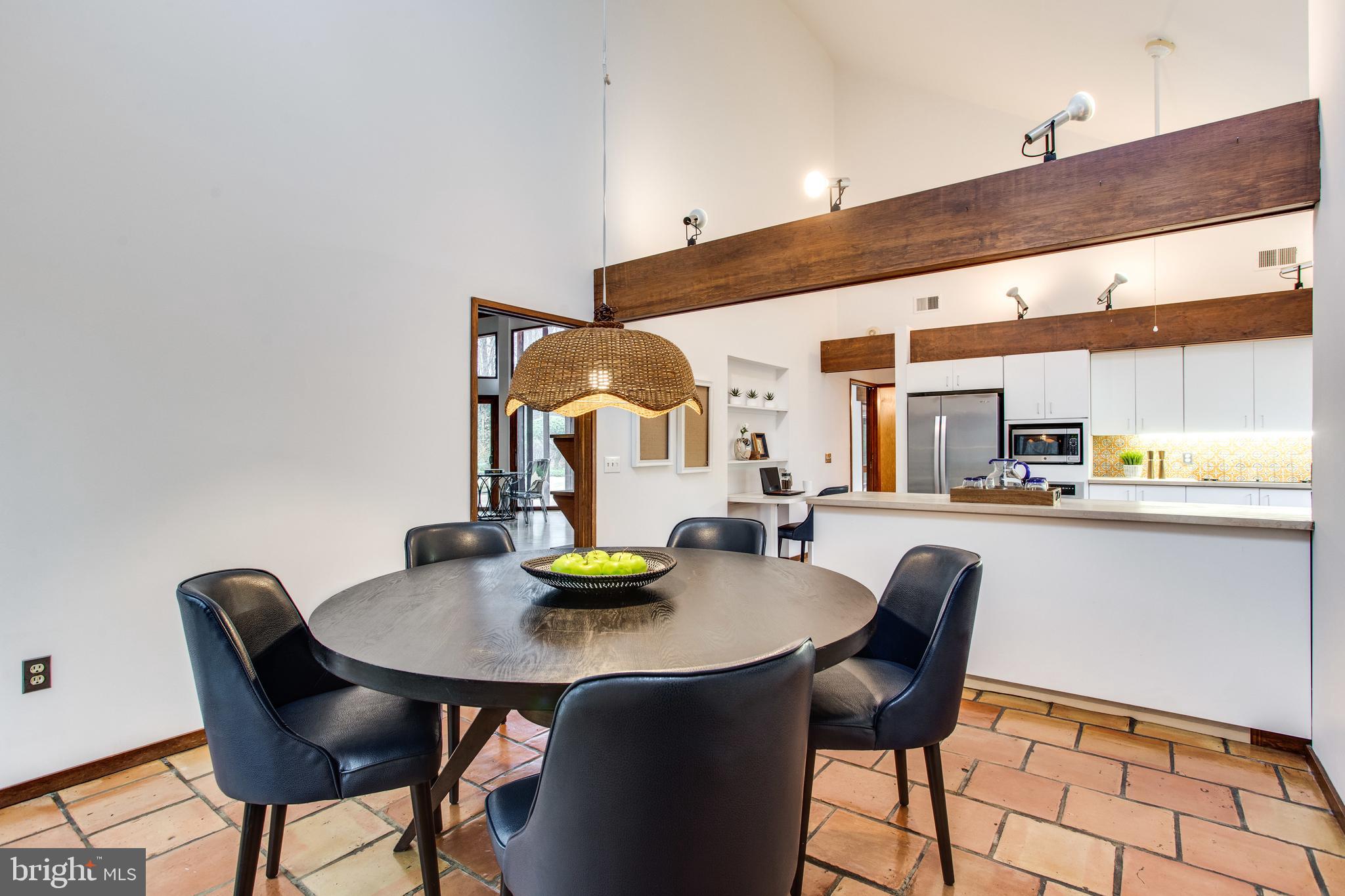 9441 Rabbit Hill Road Great Falls, VA 22066 - Photo 33 of 100