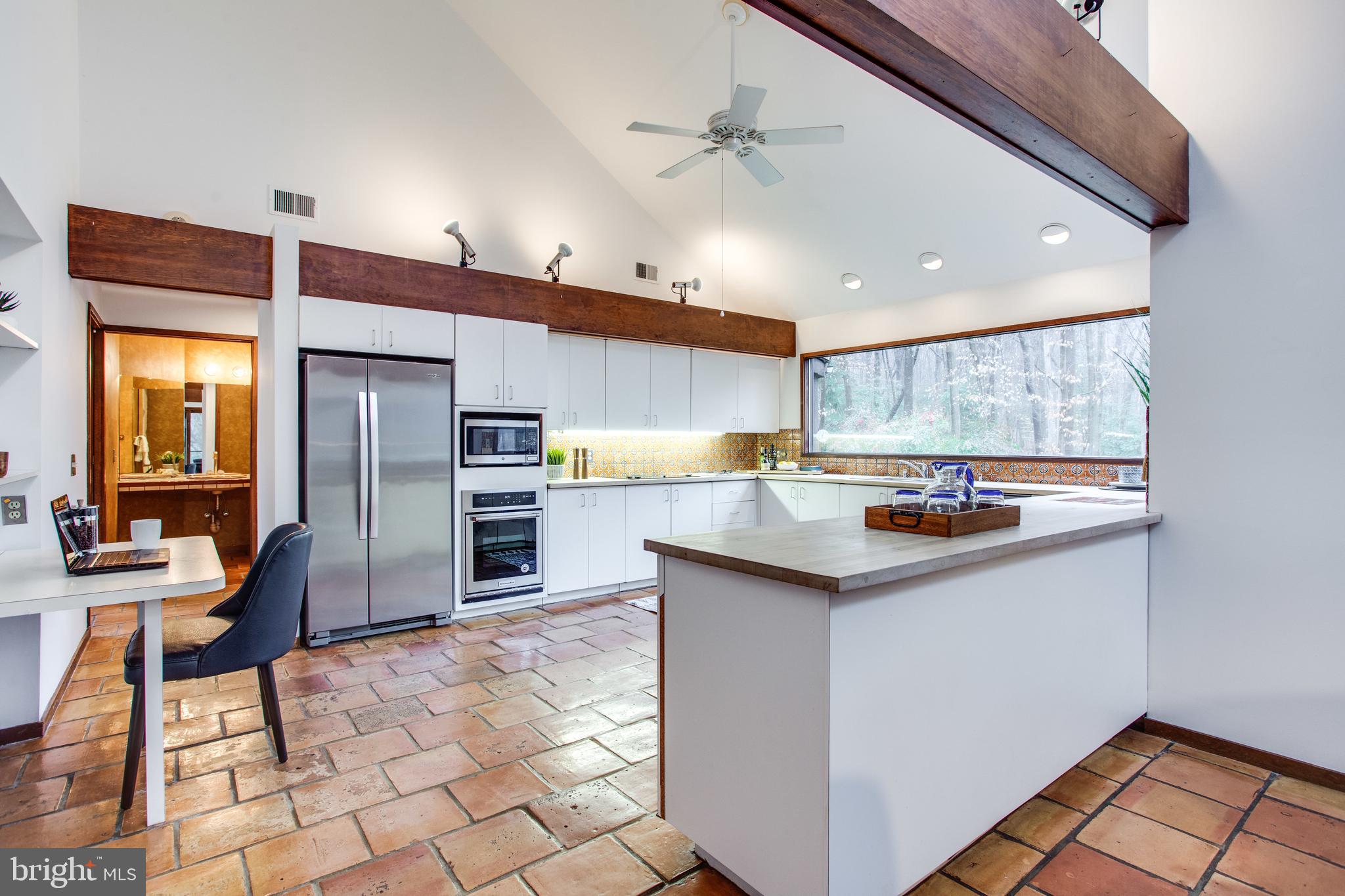 9441 Rabbit Hill Road Great Falls, VA 22066 - Photo 35 of 100