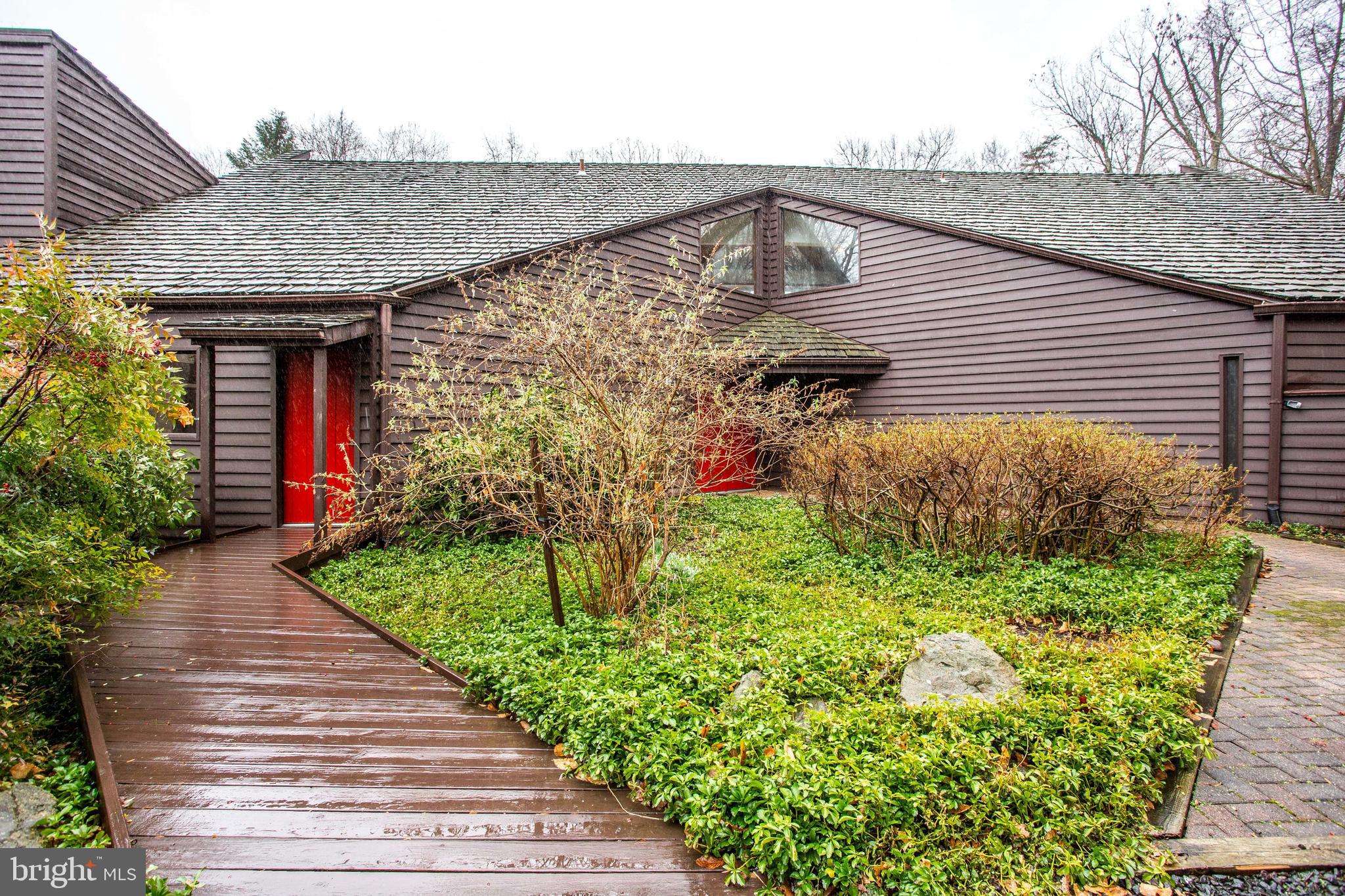 9441 Rabbit Hill Road Great Falls, VA 22066 - Photo 6 of 100