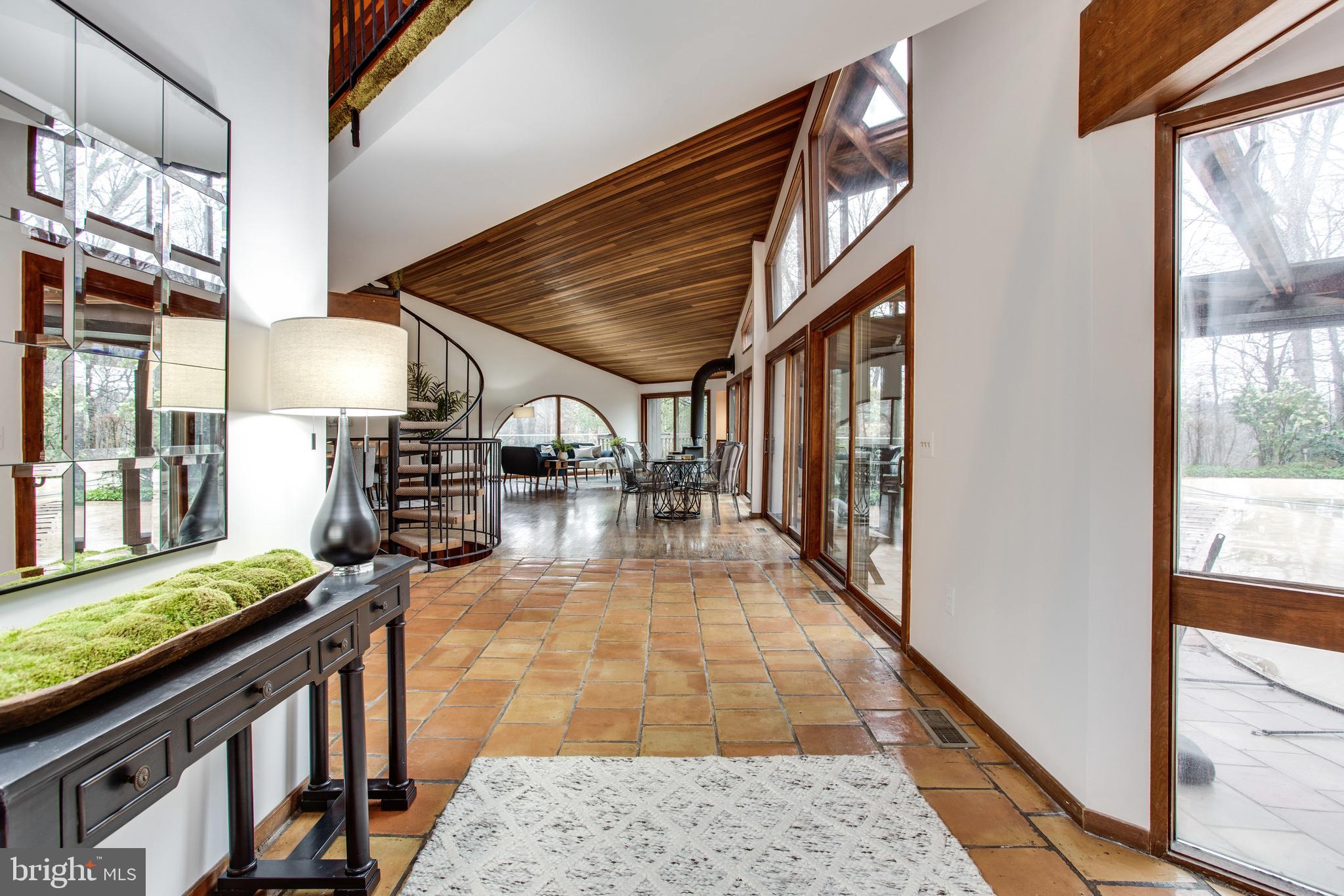 9441 Rabbit Hill Road Great Falls, VA 22066 - Photo 8 of 100