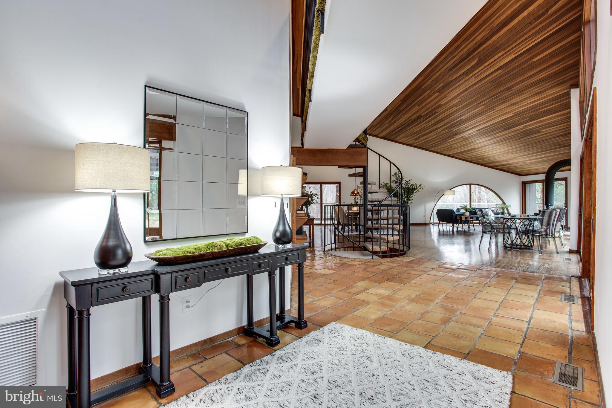 9441 Rabbit Hill Road Great Falls, VA 22066 - Photo 9 of 100