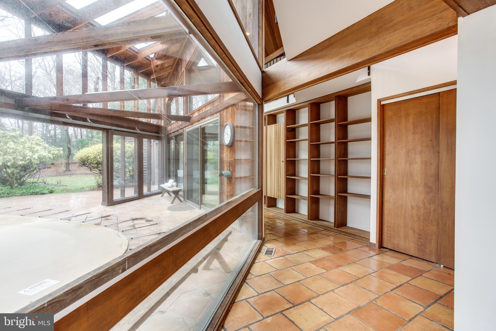 9441 Rabbit Hill Road Great Falls, VA 22066 - Photo 10 of 100