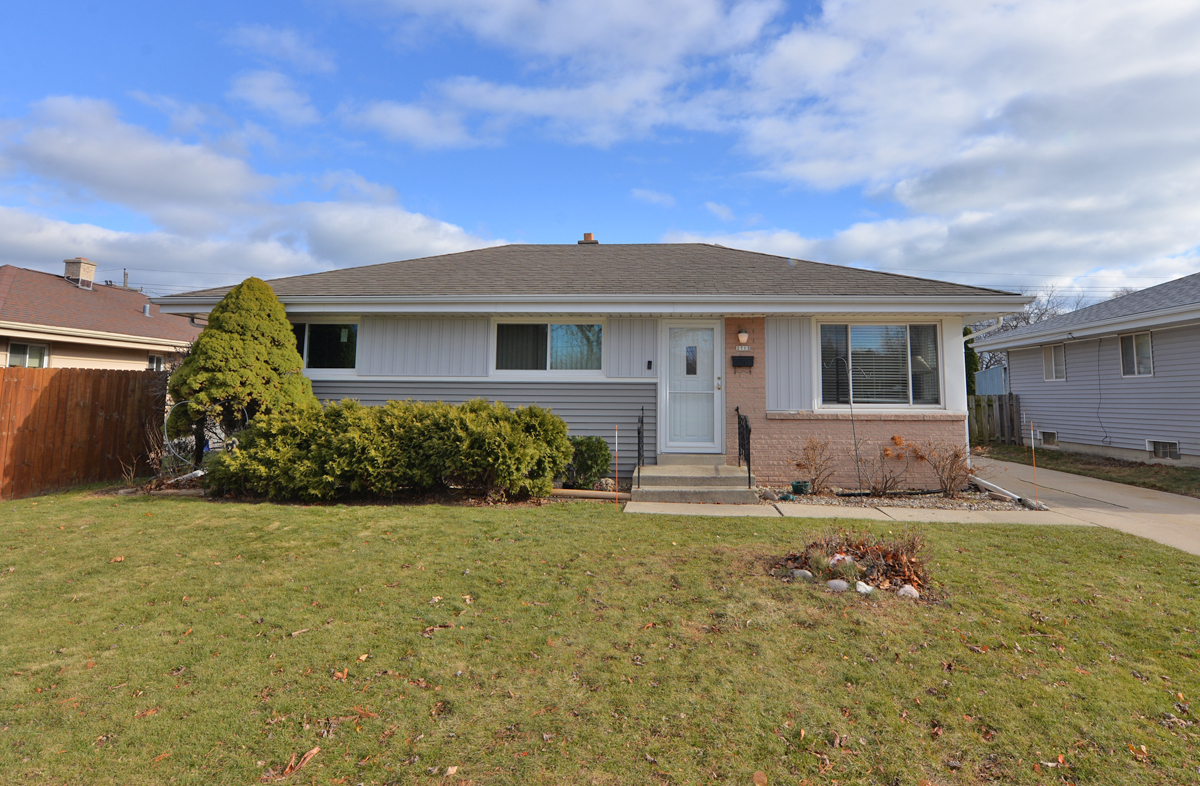 2713 Jean Avenue Racine, WI 53404 - Photo 1 of 1 Photo 1