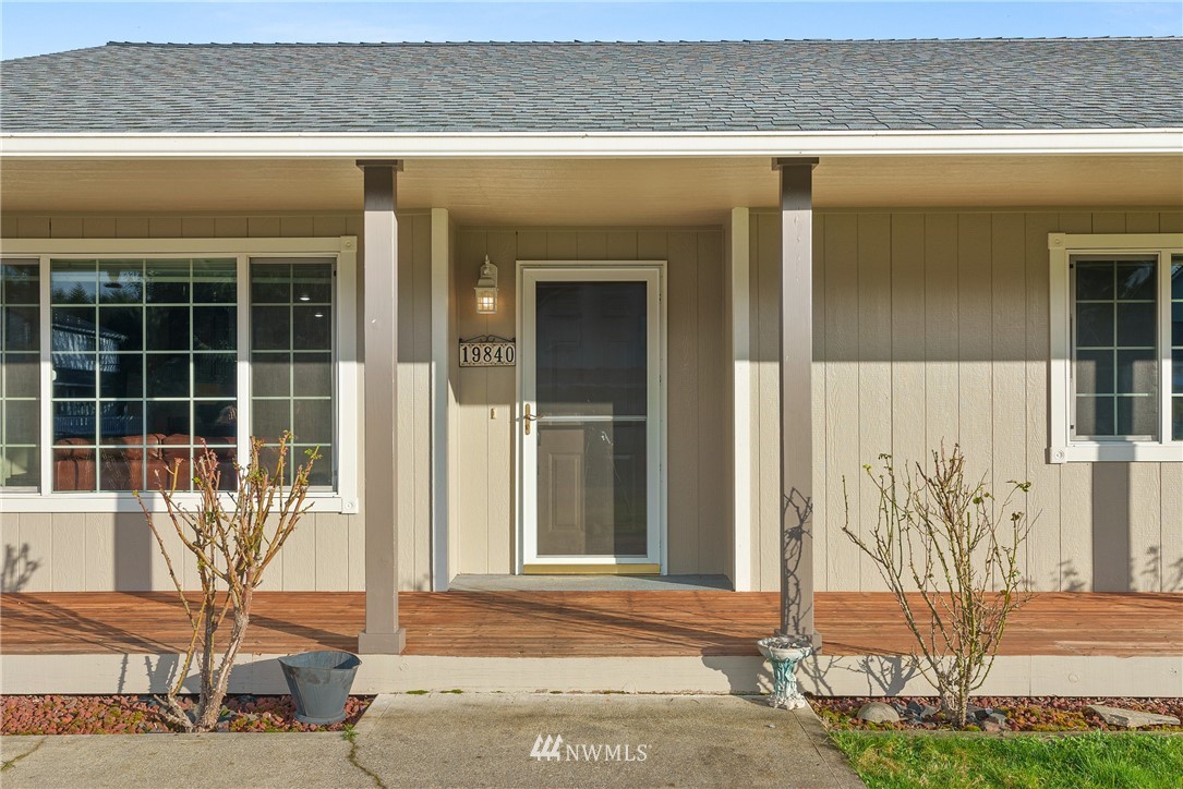 19840 Jowsey Court Southwest Rochester, WA 98579 - Photo 3 of 31 Gallery Image 3
