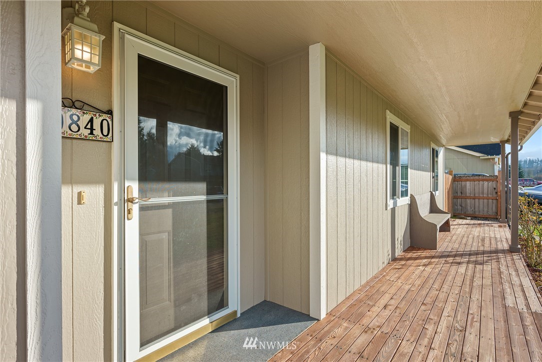 19840 Jowsey Court Southwest Rochester, WA 98579 - Photo 4 of 31 Gallery Image 4