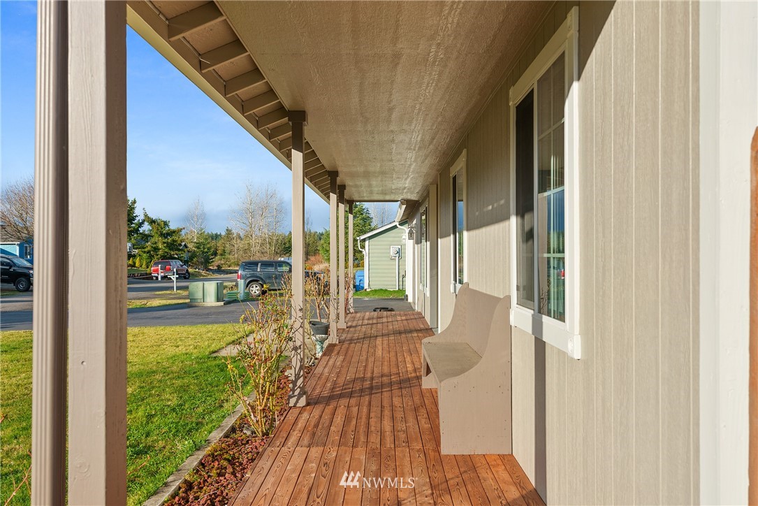 19840 Jowsey Court Southwest Rochester, WA 98579 - Photo 5 of 31 Gallery Image 5
