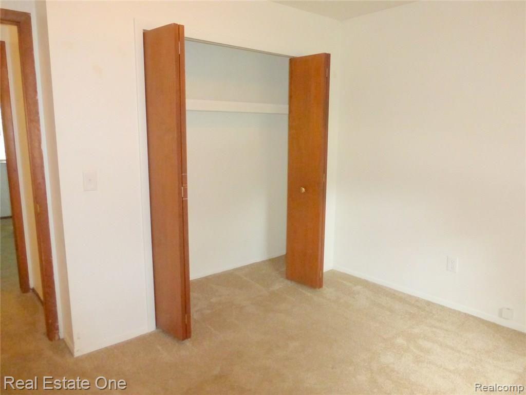 1348 Grace Avenue Rochester, MI 48309 - Photo 14 of 28 P1040234.JPG