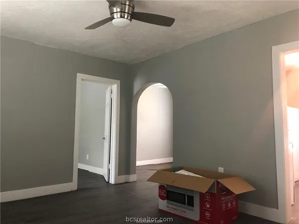 $900 | 1704 North Baker Avenue, Bryan, TX 77803