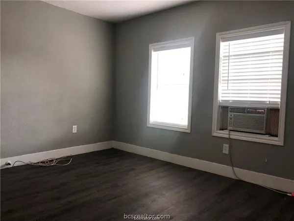 $900 | 1704 North Baker Avenue, Bryan, TX 77803